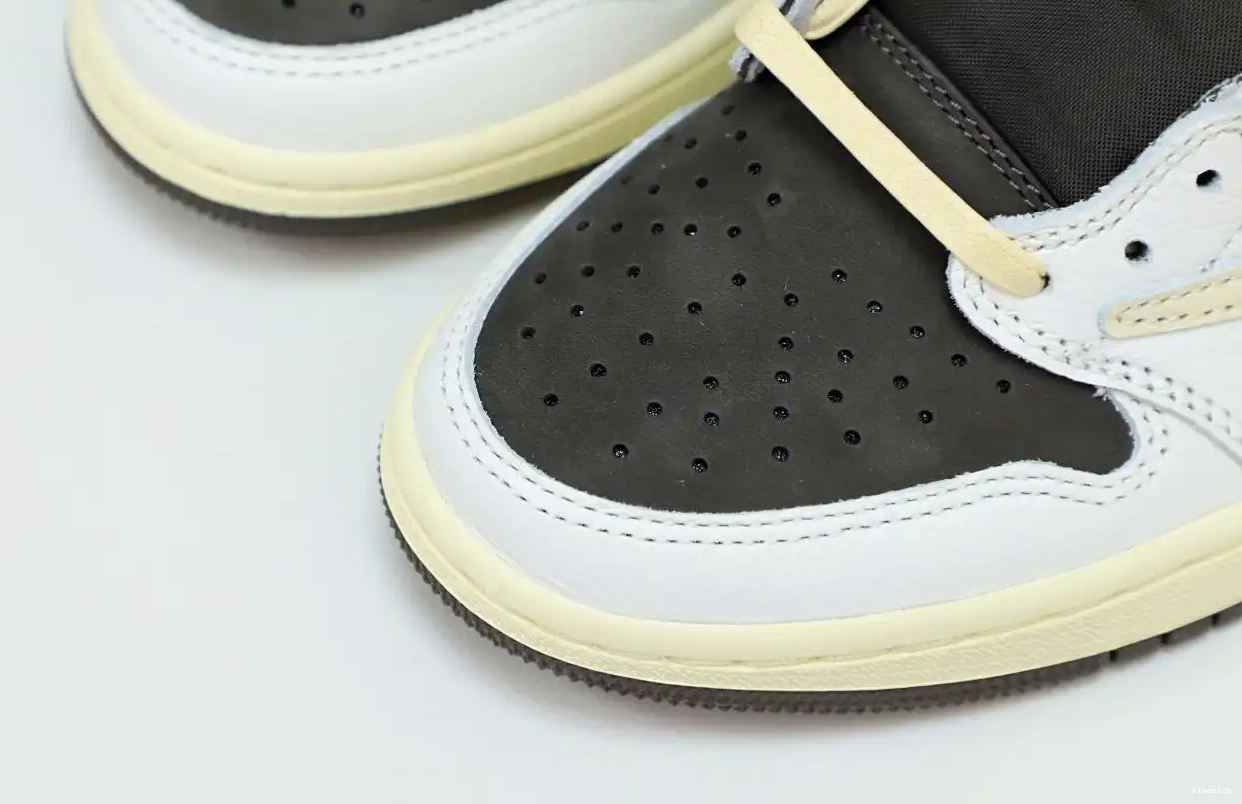 MOCHA REVERSE X 1 LOW JORDAN OG SCOTT TRAVIS AIR 0404